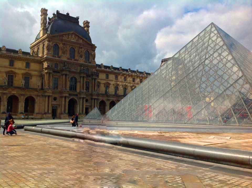 Louvre Müzesi 