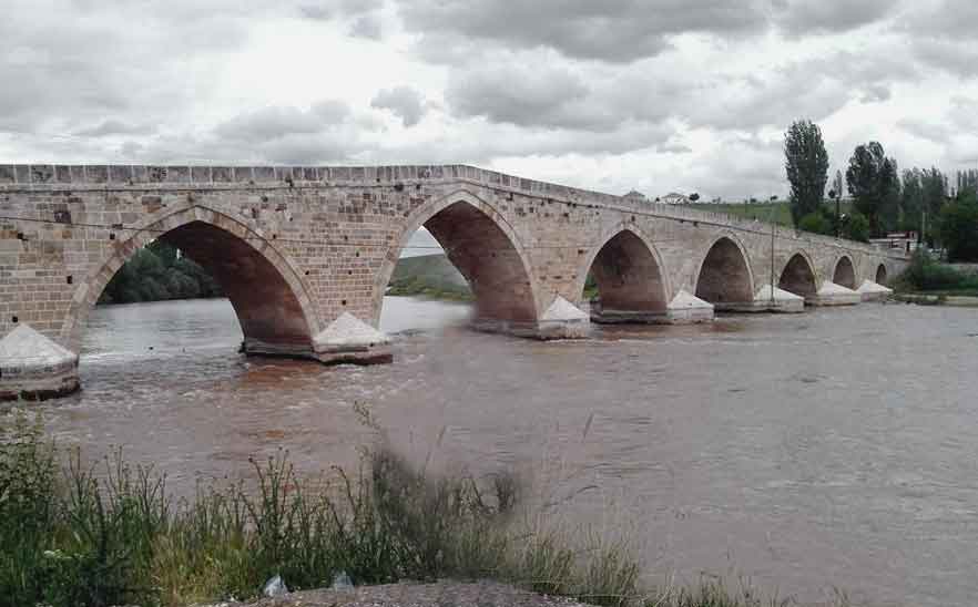 Şahruh Köprüsü 
